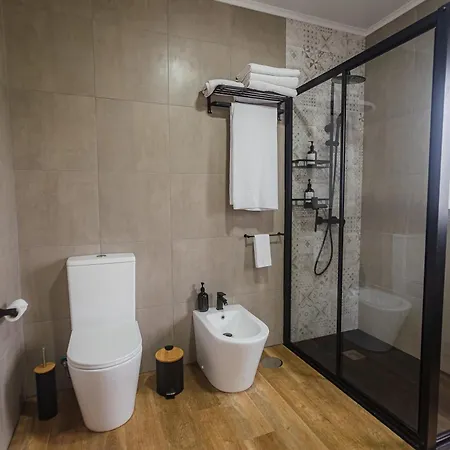 Casa Da Madrinha * Fenais da Ajuda